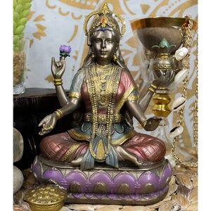 Goddess Lakshmi sculpture / statue, handmade 6.5”